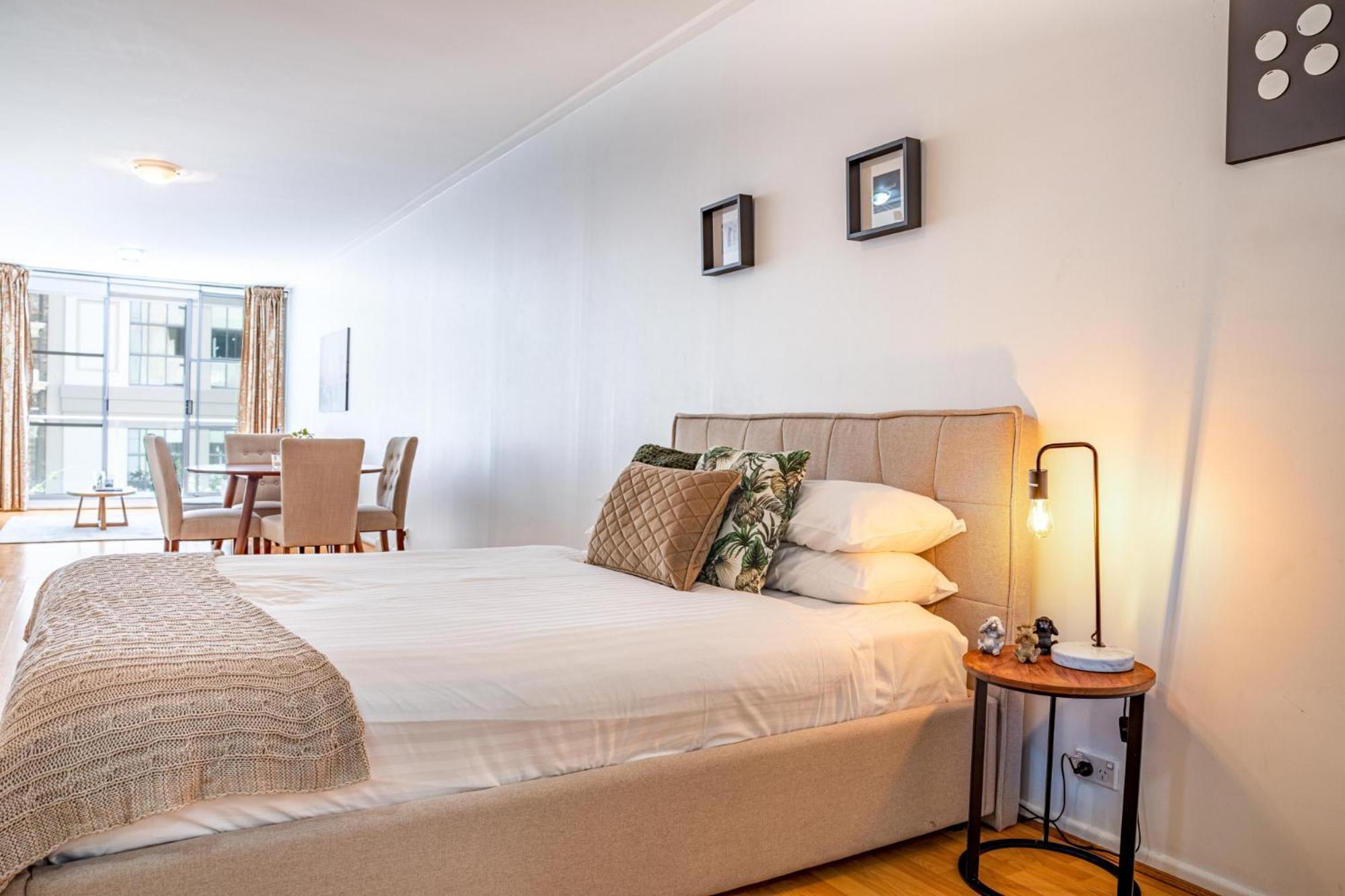 Apartment Stylish With Pool & Gym In Heart Of Sydney